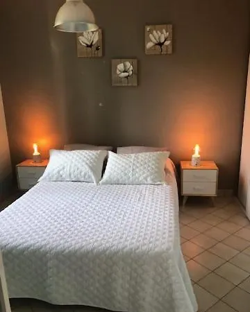 Au Petit Bonheur موجيو