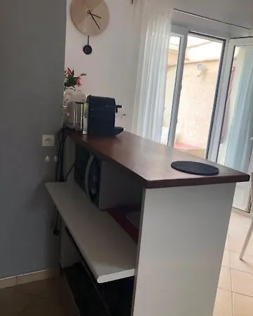Au Petit Bonheur شقة